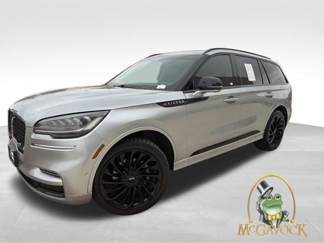 2023 Lincoln Aviator Reserve in Radiance Metallic — front three-quarter view