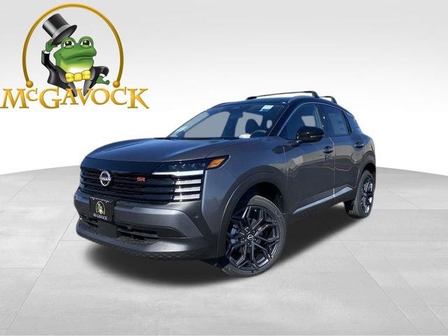 2026 Nissan Kicks SR in Gun Metallic/Super Black — front three-quarter view