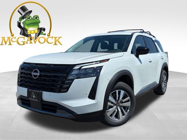 2026 Nissan Pathfinder SL in Everest White Pearl Tricoat — front three-quarter view
